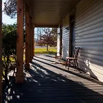 Very Cozy, 2 Bedroom Farmhouse Apartment 2Nd Fl
